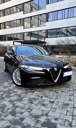 Alfa Romeo Giulia cena 79900 przebieg: 135000, rok produkcji 2016 z Poznań małe 172